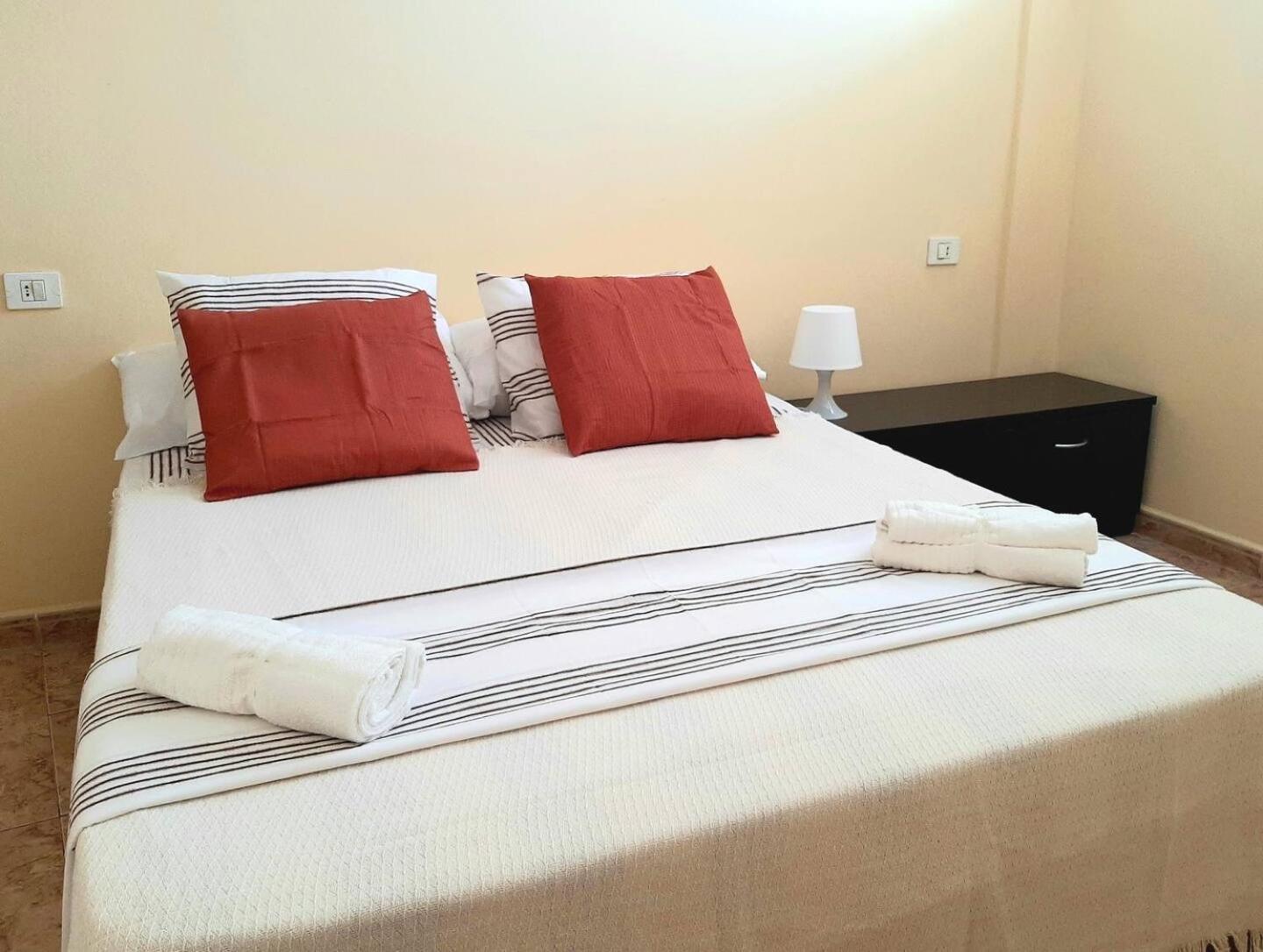 Perfectly Located Apartment With Pool Playa de las Américas Dış mekan fotoğraf